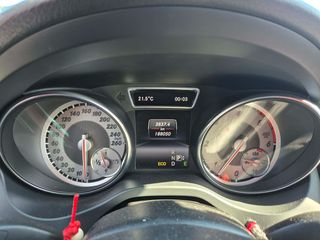 Mercedes-Benz CLA 220 2015-thumb-10