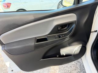 Toyota Yaris 2016 1.0 COMFORT DESIGNPAKET-thumb-9