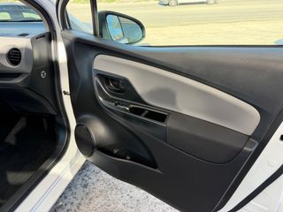 Toyota Yaris 2016 1.0 COMFORT DESIGNPAKET-thumb-11