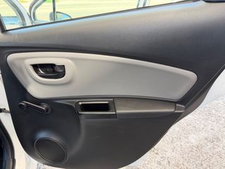 Toyota Yaris 2016 1.0 COMFORT DESIGNPAKET-thumb-12