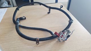 MERCEDES-BENZ A-CLASS W176 / B-CLASS W246 / CLA 12-19 ΘΕΤΙΚΟΣ ΠΥΡΟΤΕΧΝΙΚΟΣ ΑΚΡΟΔΕΚΤΗΣ ΜΠΑΤΑΡΙΑΣ A2465407832