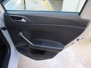 Volkswagen Polo 2023 1.0 TSI LIFE-thumb-28