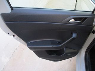 Volkswagen Polo 2023 1.0 TSI LIFE-thumb-31
