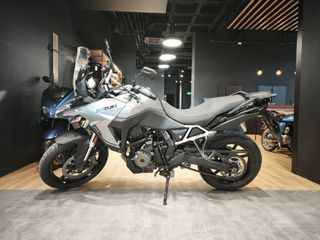 Suzuki V-Strom 800 2025