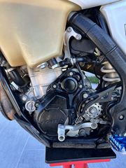 Husqvarna FE 350 2022 Rockstar edition-thumb-10