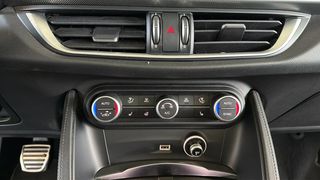 Alfa Romeo Stelvio 2021 Super Q4 Sunroof Leather Navi / 6 Χρόνια Δωρεάν Service-thumb-46