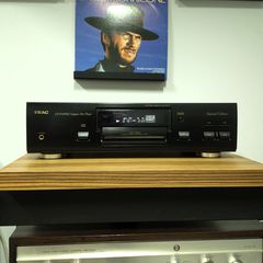 Teac CD-P3450SE Compact Disc Player - Optical Output (Special Edition)-thumb-1