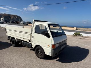 Ανατροπή Mazda 1998 Mazda E200.  1998-thumb-1
