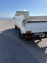 Ανατροπή Mazda 1998 Mazda E200.  1998-thumb-3