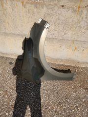 Toyota yaris-thumb-2