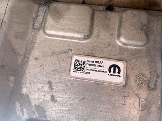 Jeep Wrangler 4xe plug in hybrid 2024 inverter P05185101AF-thumb-5