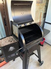 Pit Boss Navigator Wood Pellet Grill & Smoker