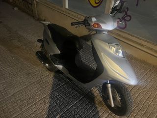 Suzuki UE 125 2004