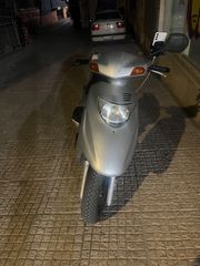 Suzuki UE 125 2004-thumb-3