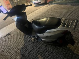 Suzuki UE 125 2004-thumb-4