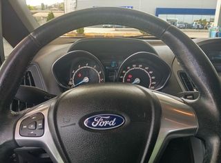 Ford B-Max 2016-thumb-5