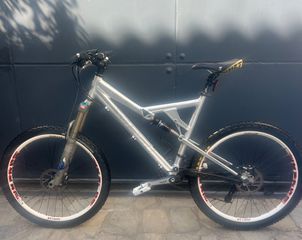 Downhill - Enduro - Trail Yeti 2015 575 LONG TRAVEL  (Carbon Swingarm, XTR )