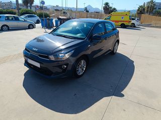 Kia Rio 2023 1.2cc INSTYLE-thumb-1