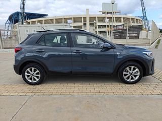 Kia Stonic 2022 1.2cc GL OPTIMUM-thumb-2