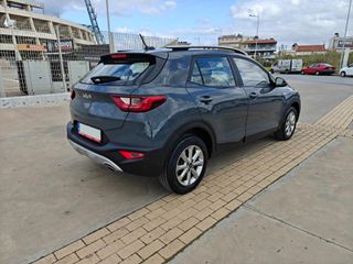 Kia Stonic 2022 1.2cc GL OPTIMUM-thumb-3