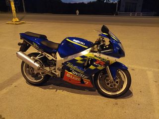 Suzuki GSX-R 600 2003 K3-thumb-1