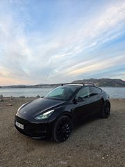 Tesla Model Y 2023 PERFORMANCE-thumb-1