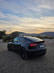Tesla Model Y 2023 PERFORMANCE-thumb-3