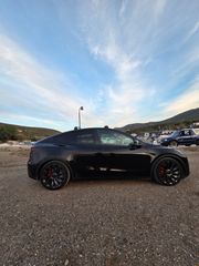 Tesla Model Y 2023 PERFORMANCE-thumb-5