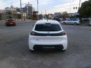 Peugeot 208 2021