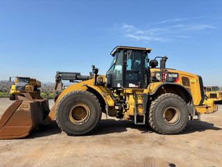 Loader With Tires CAT 2017 966 M XE