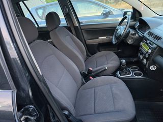 Mazda 2 2005-thumb-8