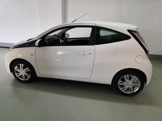 Toyota Aygo 2016-thumb-1