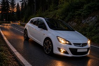 Opel Astra 2012 Opel Astra J 1.7 CDTI ISUZU
