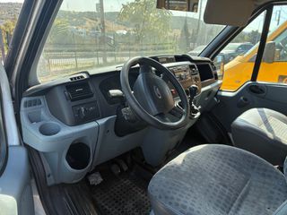 Ford 2015 Transit 100T350-thumb-1