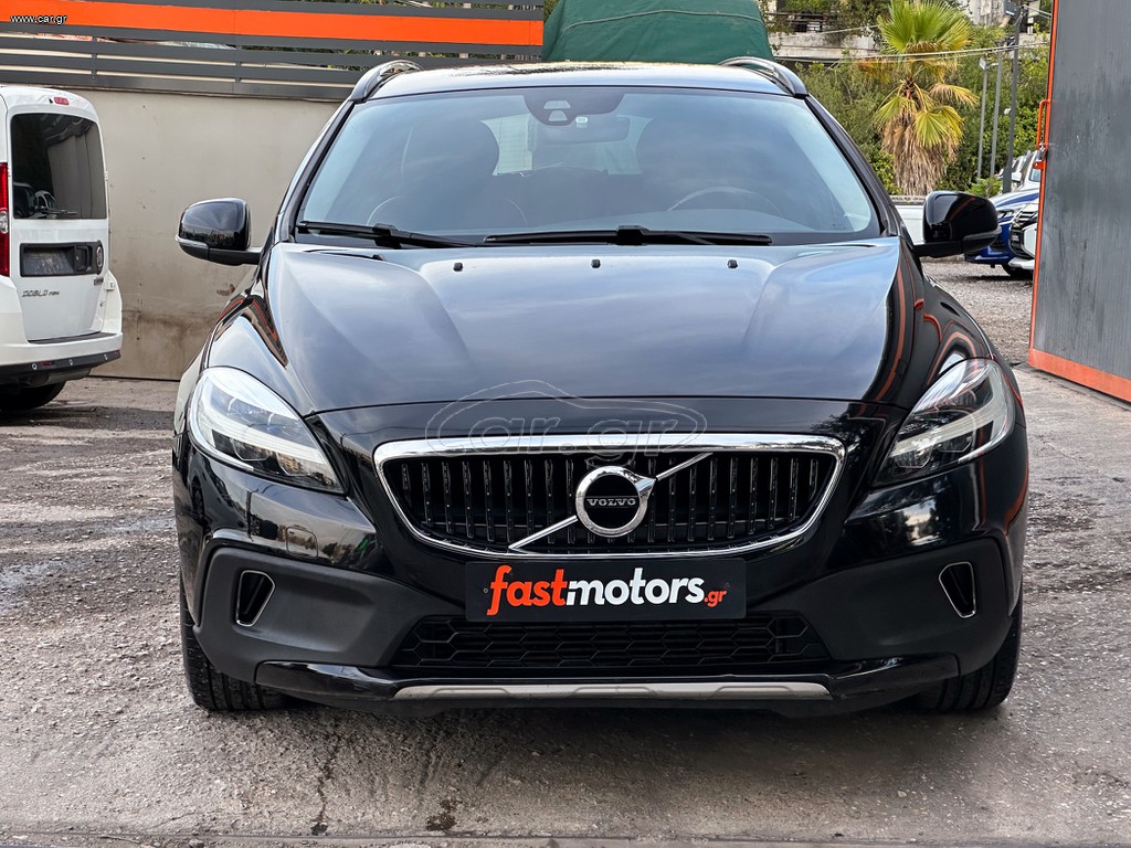 Volvo V40 Cross Country thumbnail 2