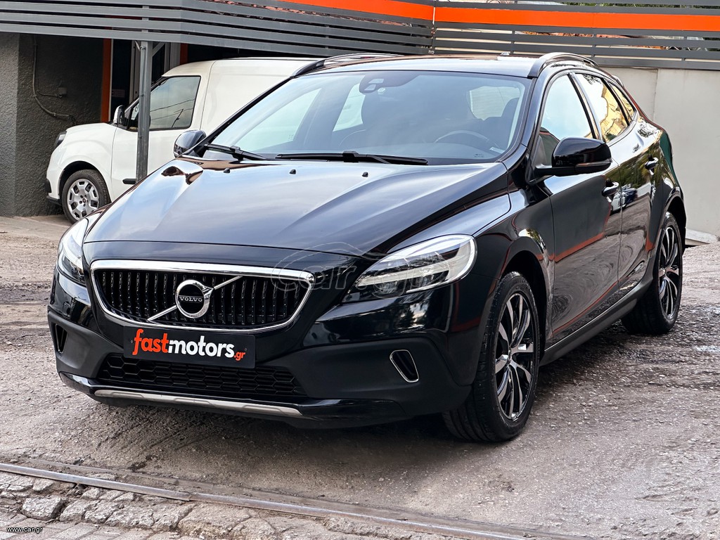 Volvo V40 Cross Country thumbnail 3