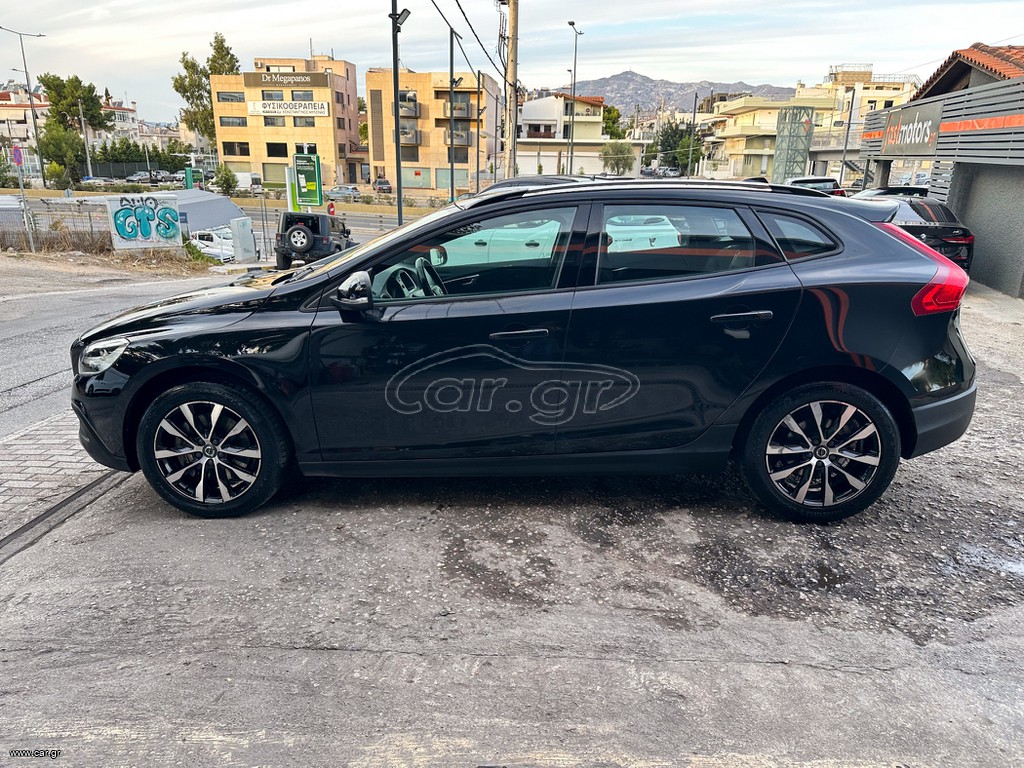 Volvo V40 Cross Country thumbnail 4