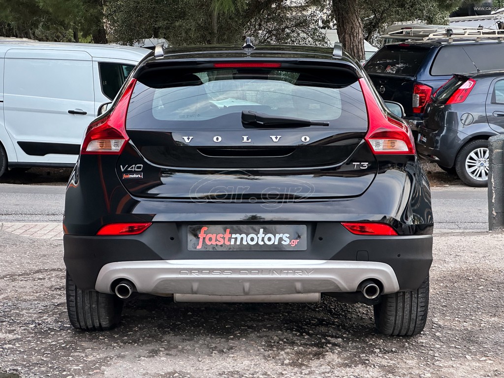 Volvo V40 Cross Country thumbnail 6