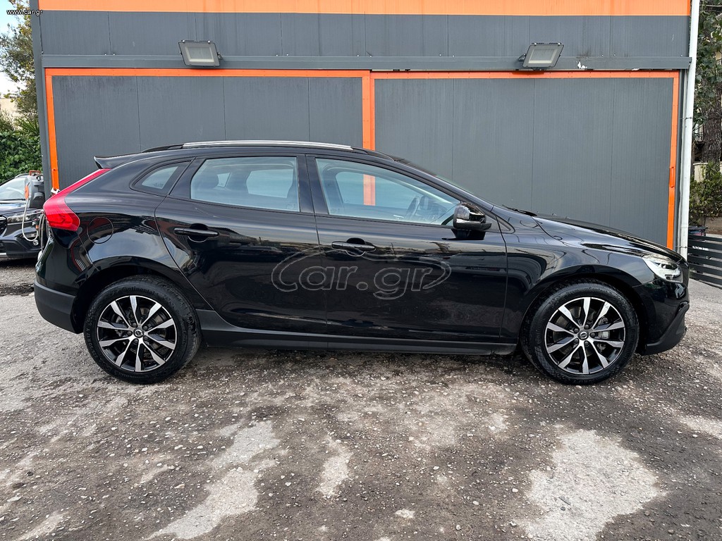 Volvo V40 Cross Country thumbnail 8