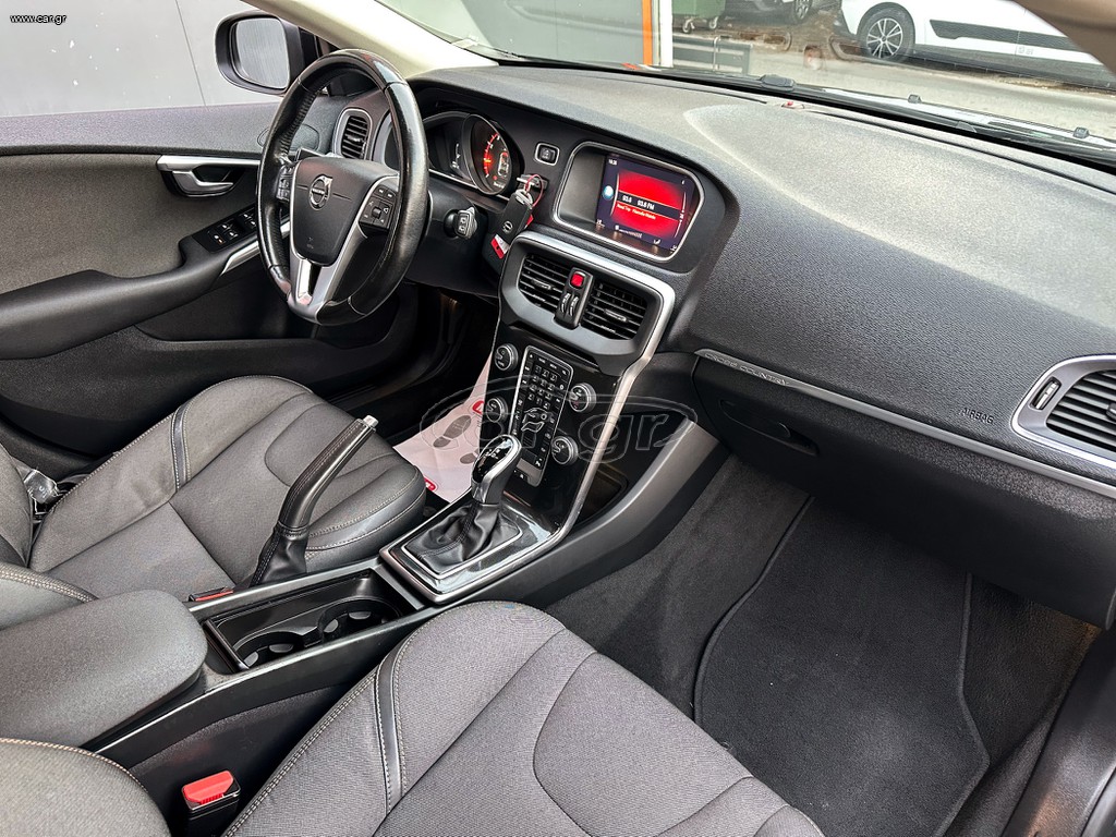 Volvo V40 Cross Country thumbnail 12