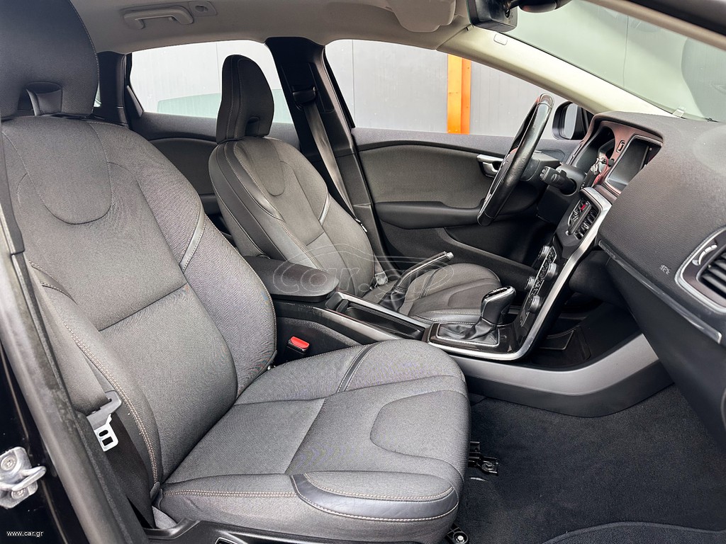 Volvo V40 Cross Country thumbnail 13