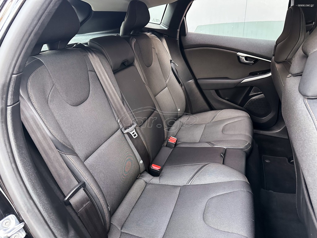 Volvo V40 Cross Country thumbnail 14