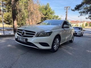 Mercedes-Benz A 180 2013-thumb-1