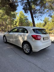Mercedes-Benz A 180 2013-thumb-11