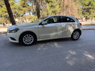 Mercedes-Benz A 180 2013-thumb-12