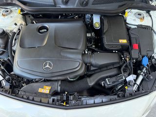 Mercedes-Benz A 180 2013-thumb-15