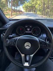 Mercedes-Benz A 180 2013-thumb-31