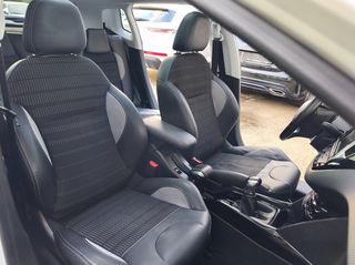 Peugeot 2008 2016 1.6 Bluehdi 100 Allure!!!Panorama!!Grip Control !!!-thumb-8