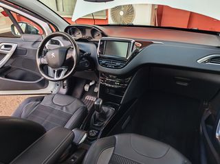 Peugeot 2008 2016 1.6 Bluehdi 100 Allure!!!Panorama!!Grip Control !!!-thumb-10