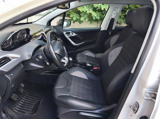 Peugeot 2008 2016 1.6 Bluehdi 100 Allure!!!Panorama!!Grip Control !!!-thumb-5